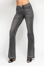 Load image into Gallery viewer, Judy Blue Flare Fit Mid Rise
