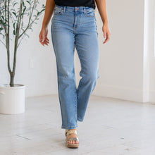 Load image into Gallery viewer, Judy Blue JB8607 Victoria Vintage Straight Jeans
