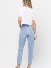 Load image into Gallery viewer, High Rise Light Wash Mom Jean
