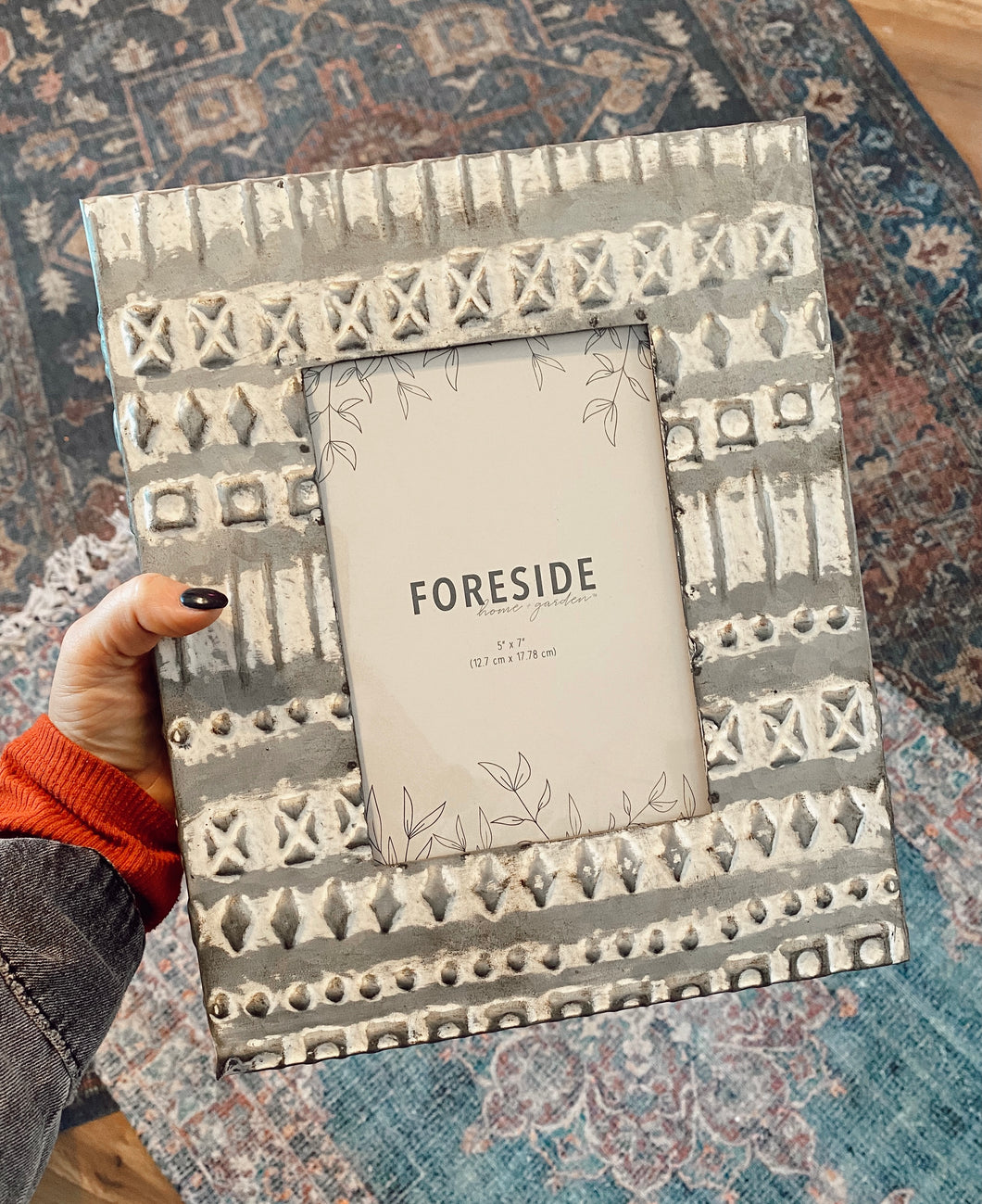 The Braxton Picture Frame is brought to you by Foreside Home + Garden. This frame holds a 5x7 size photo. Trendy & functional styles for the modern woman.